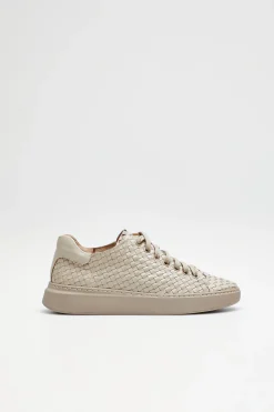 Beżowe sneakersy z plecionej skóry
