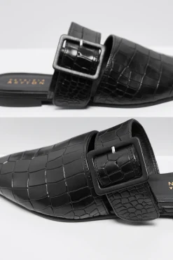 Buty ze skóry naturalnej z regulowanym paskiem
