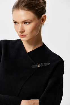 Czarna krótka kurtka z wełny doubleface