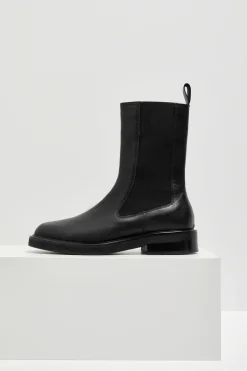Czarne buty skórzane sztyblety