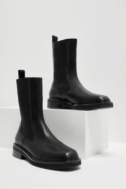 Czarne buty skórzane sztyblety