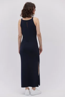 Granatowa sukienka z dekoltem halter