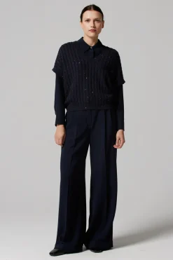 Granatowy sweter z dekoltem w szpic