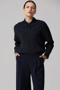 Granatowy sweter z dekoltem w szpic