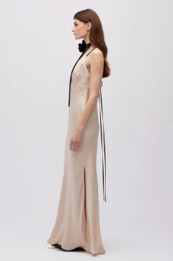 Koktajlowa sukienka nude maxi