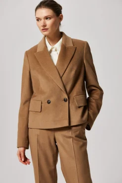 Krótka kurtka z jedwabiem