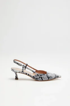 Skórzane buty slingback na średnim obcasie