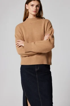 Sweter z wełną wielbłądzią