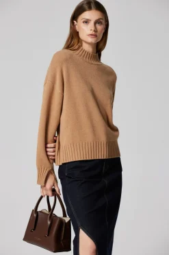 Sweter z wełną wielbłądzią