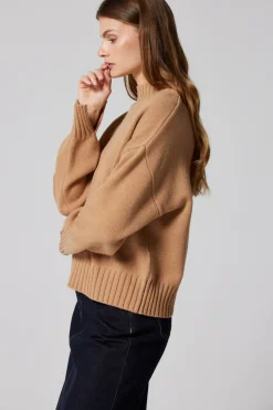 Sweter z wełną wielbłądzią